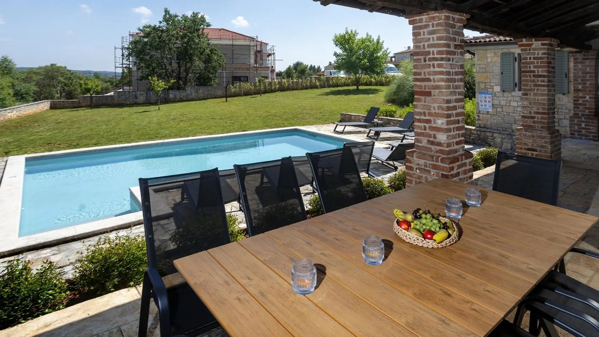 Sveti Lovreč Pazenatički Rustic Villa Luna With Pool In Sveti Lovrec